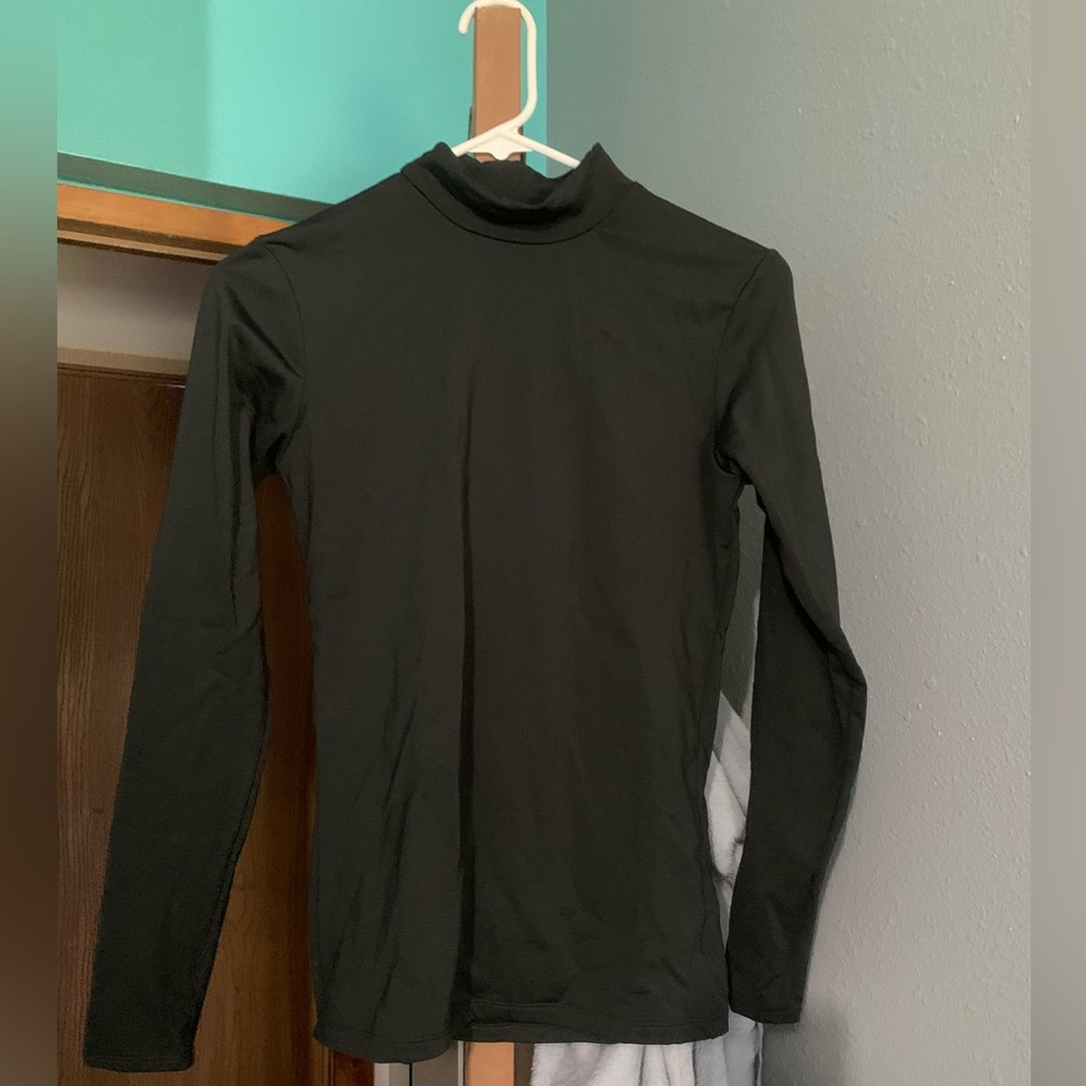Champion Mock Long Sleeve Size Medium
